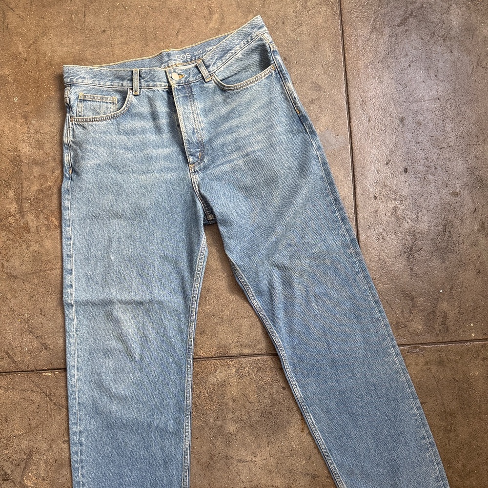 120$ Cos 32 X 32 Relaxed Mid Rise Straight Leg